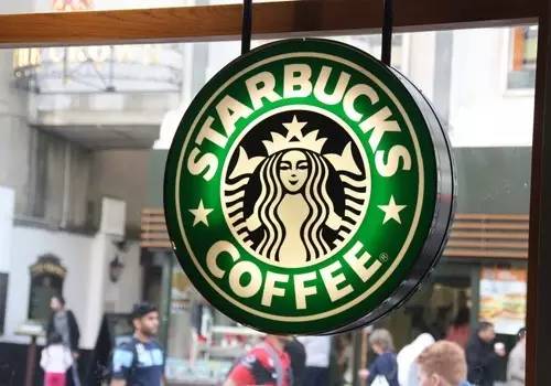 “你确定是中杯？”“要不要加3元升个杯？”在星巴克听到过这些话的，请举手