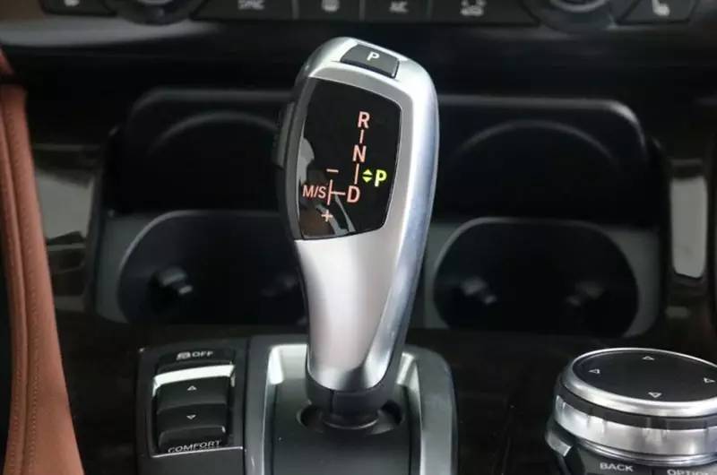 且慢,奔驰新E级就没有缺点吗?