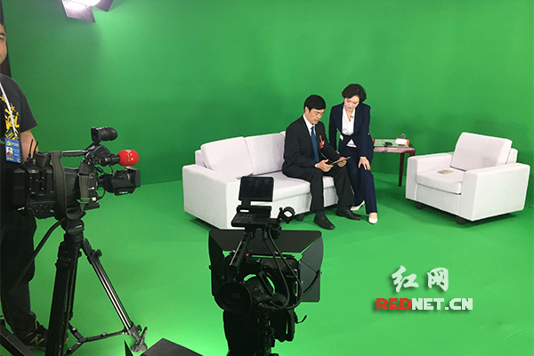 党代会开幕 红网的新媒体创意惊艳“朋友圈”