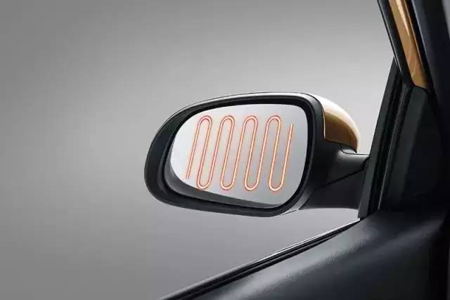 雨雾天看不清后视镜?教你三招!