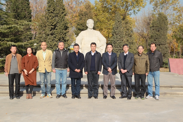 魏大鹏到化学学院调研_新浪新闻