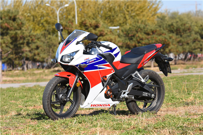 原创视频:铃木 GSX-250R、本田 CBR 300 R 加