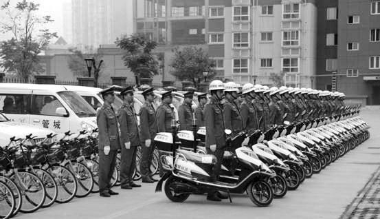 自行车和电动车发放现场