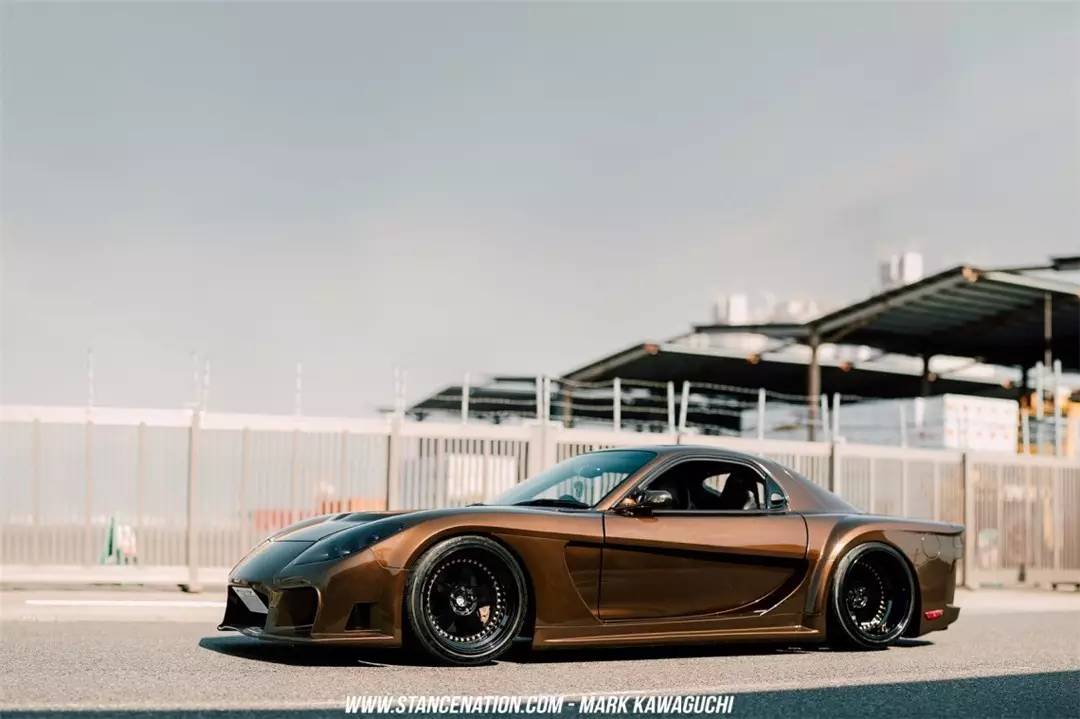 它真的不是科尼塞克 它是马自达RX-7