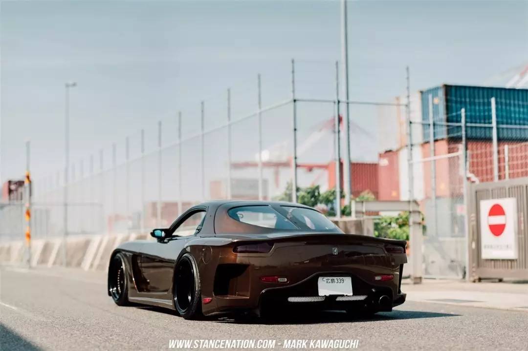 它真的不是科尼塞克 它是马自达RX-7
