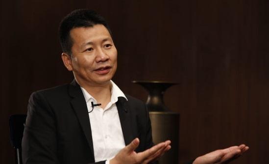 商战父女兵:周成建辞职 美邦进入胡佳佳时代