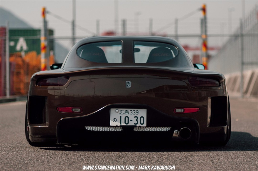 它真的不是科尼塞克 它是马自达rx-7