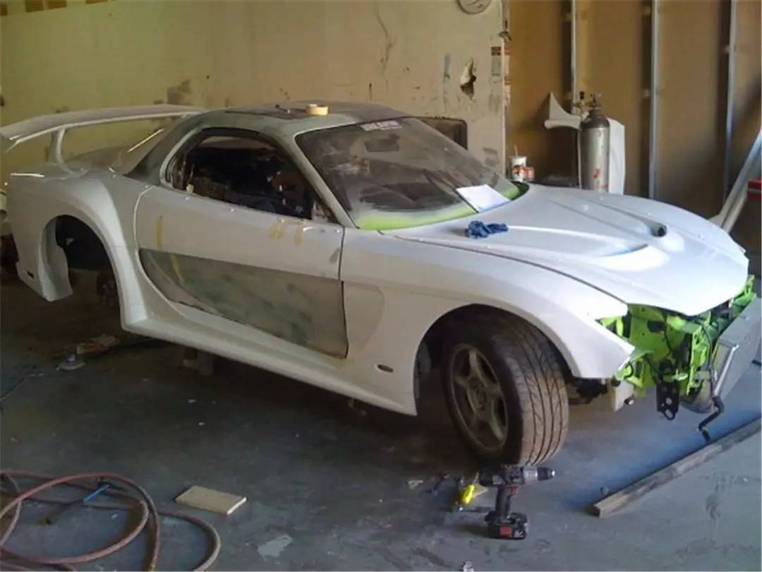 它真的不是科尼塞克 它是马自达RX-7