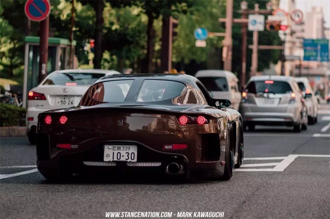 它真的不是科尼塞克 它是马自达RX-7