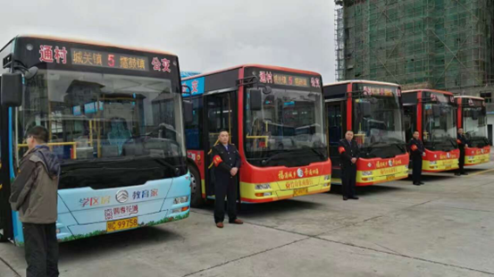 [内蒙古]自治区提前完成建制村(嘎查)通客车任