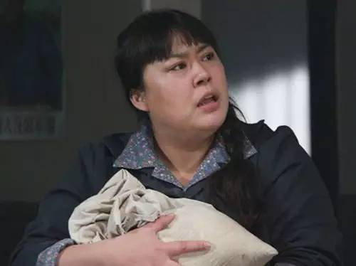 她又胖又丑,却被两人疼爱,离婚后再嫁小鲜肉|李