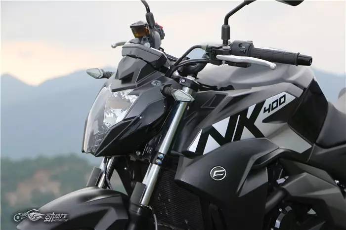 评测热门国产中量级街车春风400NK-手机新浪