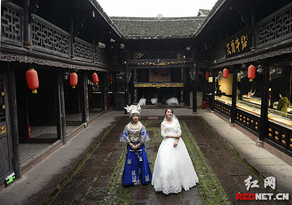 凤凰古城婚纱照_凤凰古城