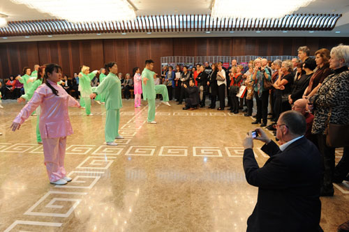 中国健身气功协会代表团受邀参加驻欧盟使团招