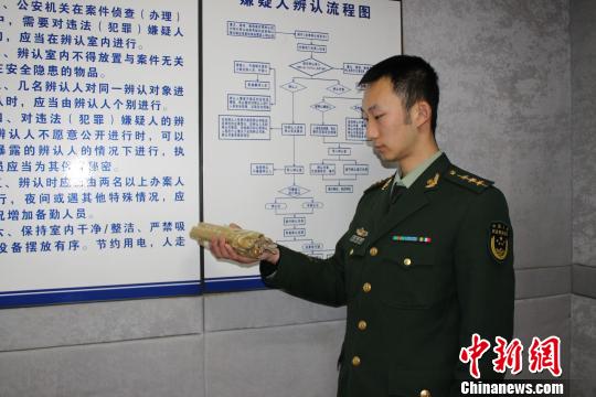 黑龙江男子自制“炸药”扬言炸死女友 被抓后“露馅” 刘旭晨 摄