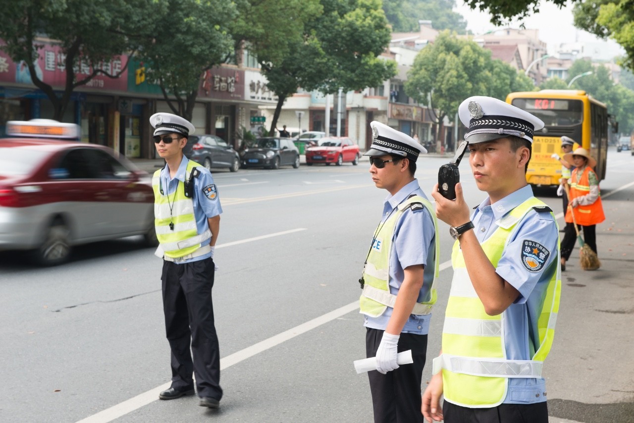 评论丨国务院出手规范辅警 能否终结“临时工之殇”?_新浪财经_新浪网