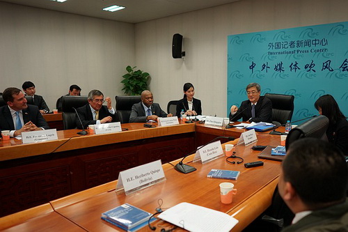 外交部拉美司司长祝青桥向拉美和加勒比国家驻