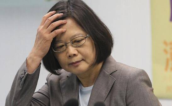 特朗普接蔡英文电话遭美舆论狠批 各方纷纷补救