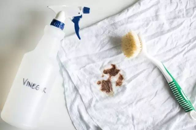 【实用】白衣服发黄千万别扔,只要用点这东西