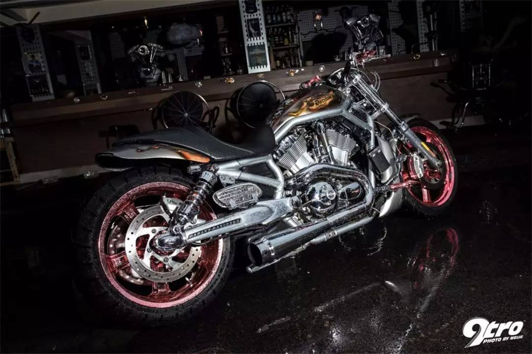 没有纹身都不好意思 哈雷戴维森VRod改装