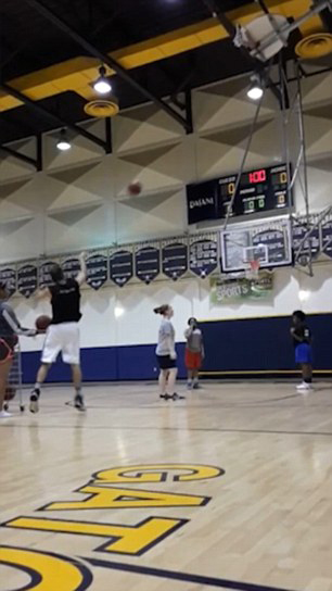 美国篮球教练1分钟投进26个三分球 破世界纪录