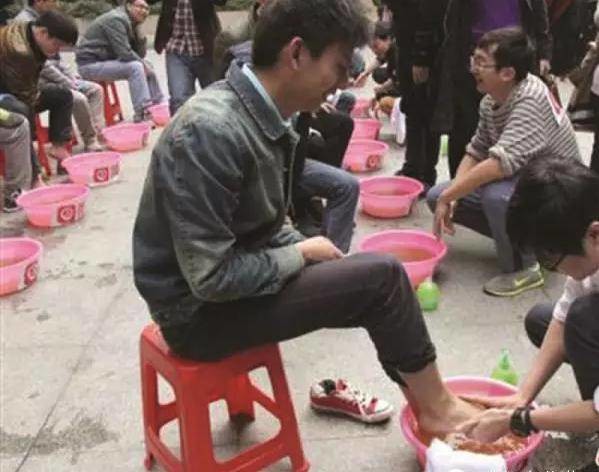 华为年终奖惊呆网友!入职3年能分18万(图)