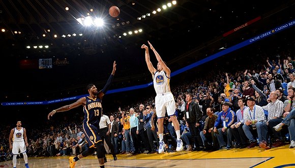 克莱·汤普森三节狂砍60分勇士大胜 威少连续