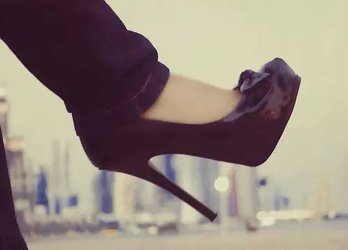 都市丽人、周大福、达芙妮等女性消费品牌萧条