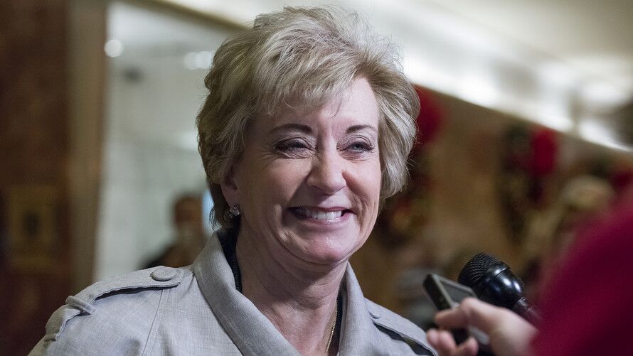 特朗普再下决策:提名世界摔跤娱乐公司老友入