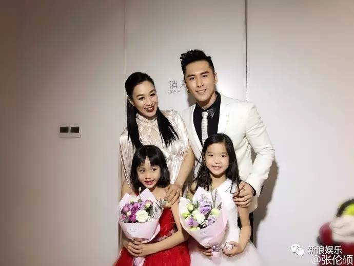 赢在起跑线上系列#   当我们六七岁还在玩过家家的时候,钟丽缇的两个
