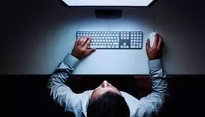 中国每年过劳死60万人