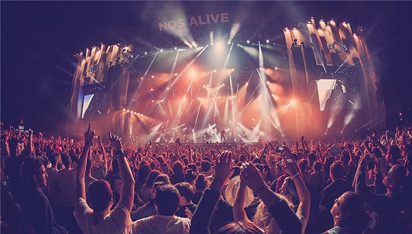 盘点| 20位演唱会门票最贵的歌手