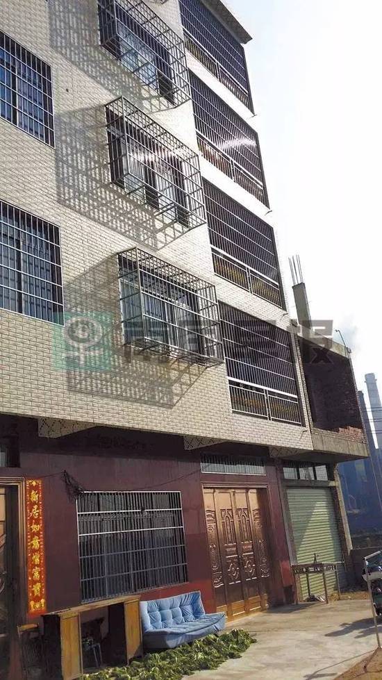  周友新家刚建的房子。