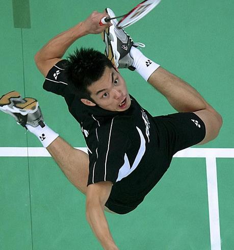 打羽毛球怎么避免受伤?重医骨科专家给你支招