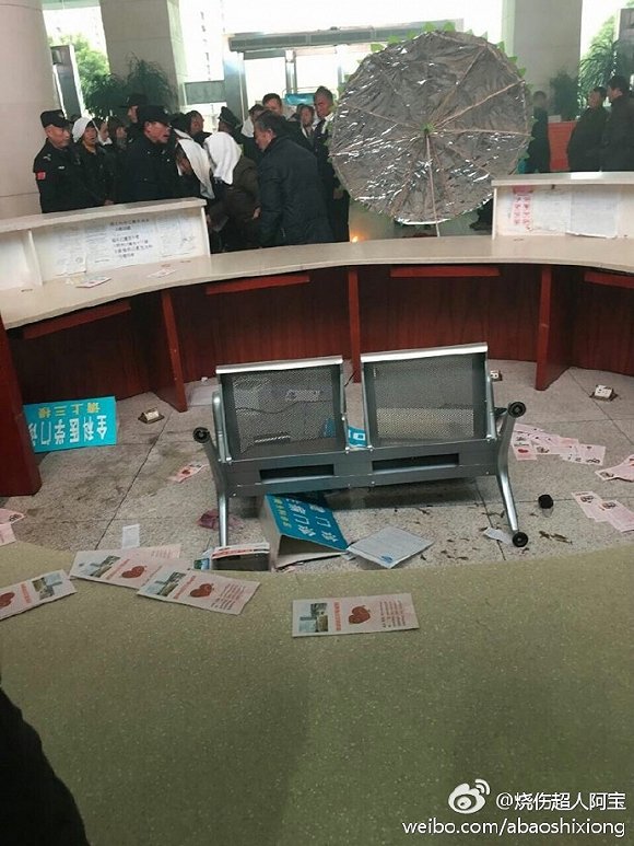 安徽巢湖发生大规模医闹事件 5人被强制传唤接