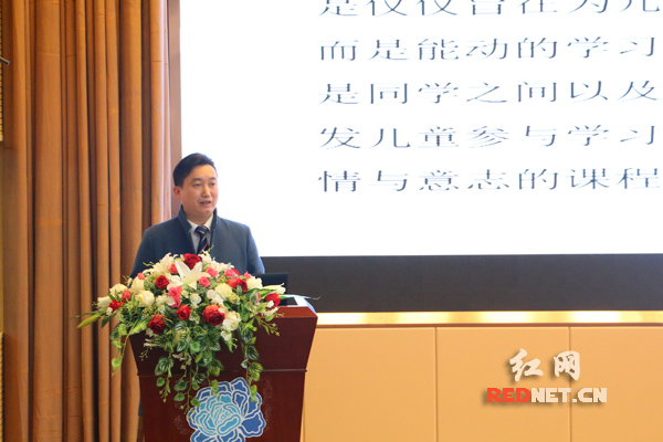 代表发言。