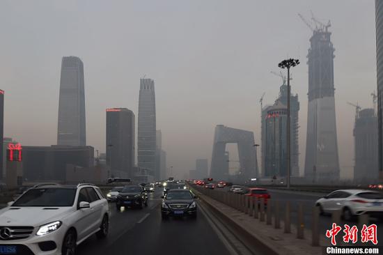 资料图:北京国贸立交桥上。<a target='_blank' href='http://www.chinanews.com/' >中新网</a>记者 金硕 摄