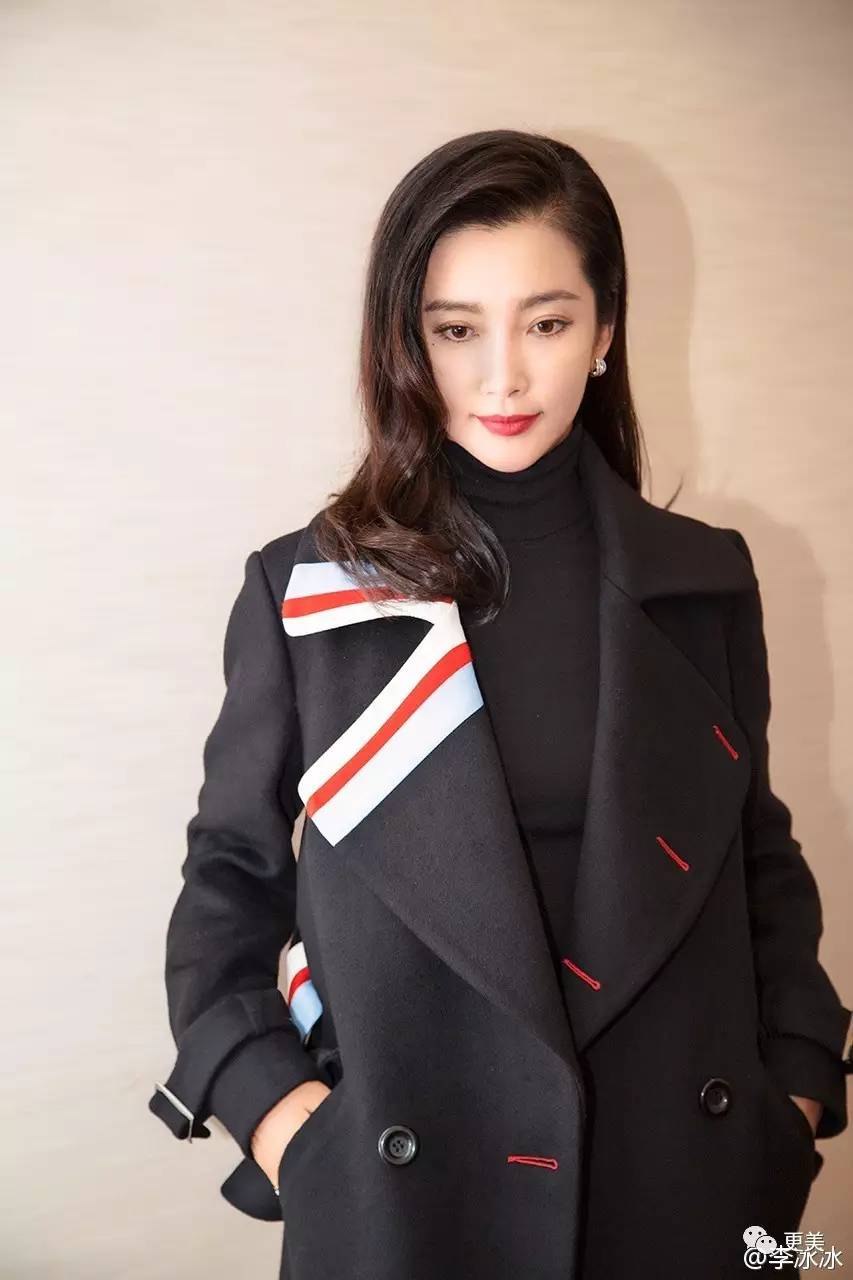 明星直播baby范爷一看就是老司机,有人却比尚