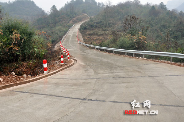 慈利县双合村:做好山水文章 贫困户既有分红又