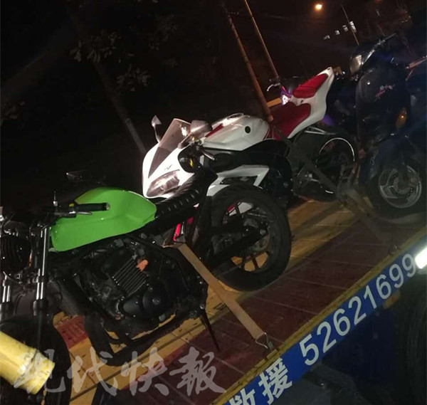 和交警玩躲猫猫 四飙车党自投罗网