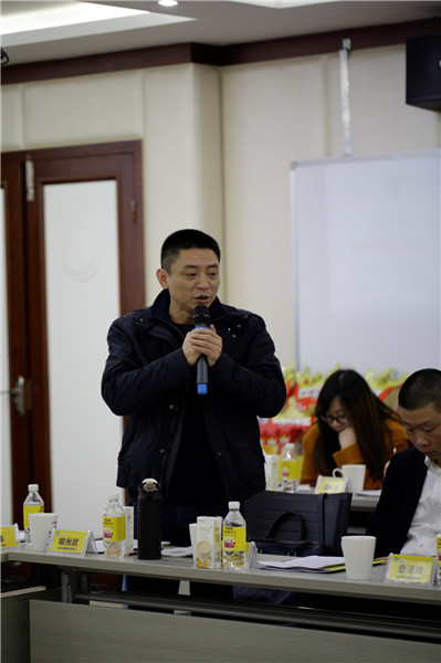 玉峰老总_玉峰辣条图片(2)