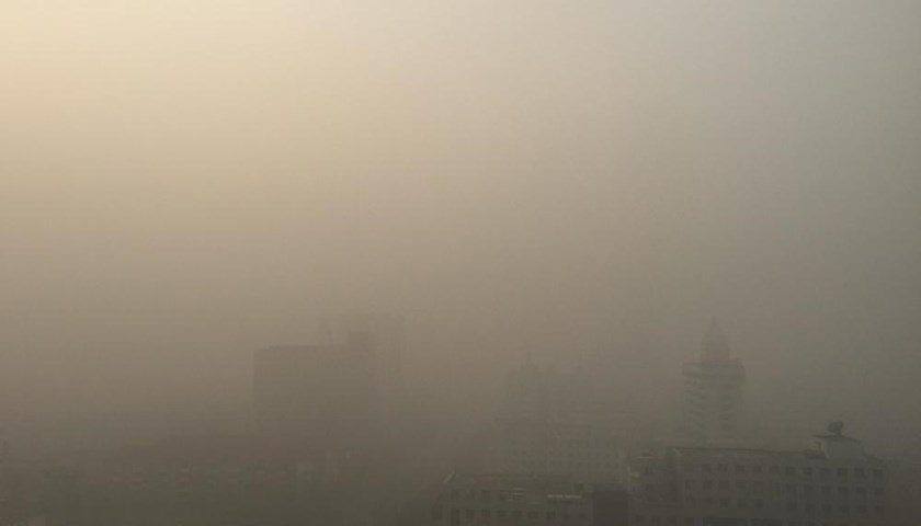 重污染天气将持续 石家庄市区及正定县小学、