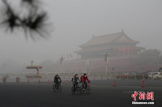 北京继续发布大雾黄色预警 局地能见度不足20