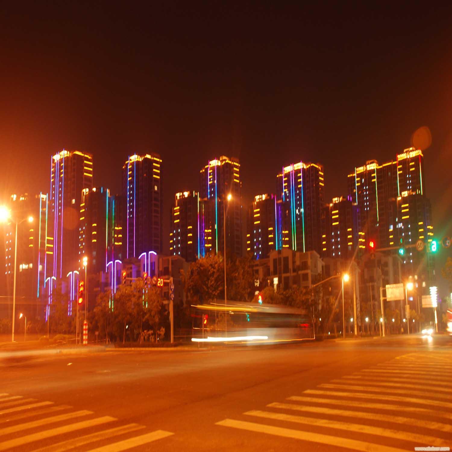 原油白银暴涨暴跌的行情该如何做单?套了怎么