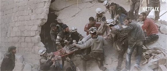 治·克鲁尼再度关注难民 拍摄叙利亚白头盔救