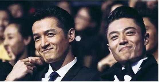 2020年最火的男明星_2020搜狐时尚盛典年度时尚影响力男明星提名:曾舜晞(2)