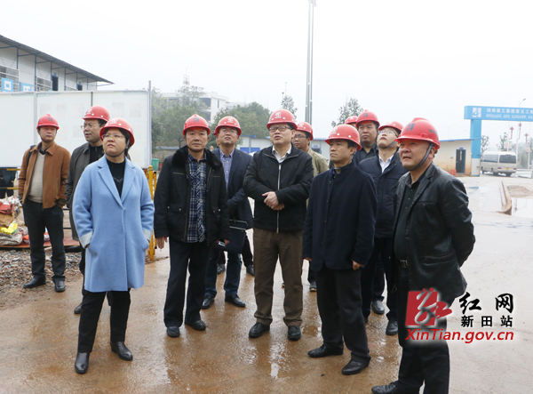 县委书记唐军,县委副书记,县长秦山成陪同检查.