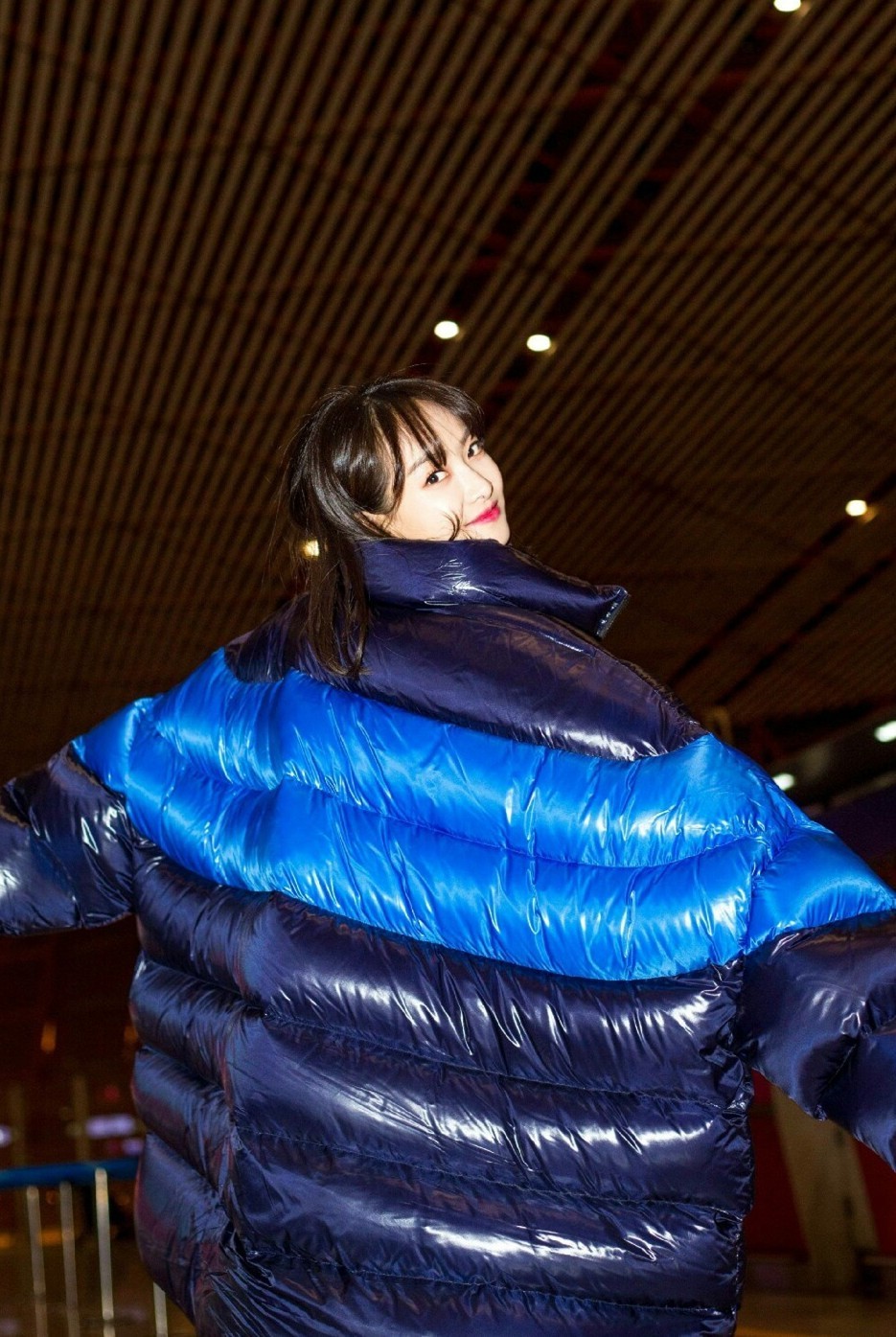 辣眼睛or美得飞起？羽绒服检验明星时尚感