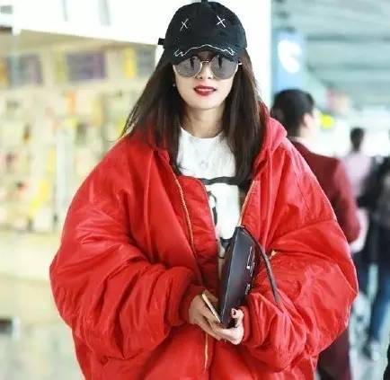 辣眼睛or美得飞起？羽绒服检验明星时尚感
