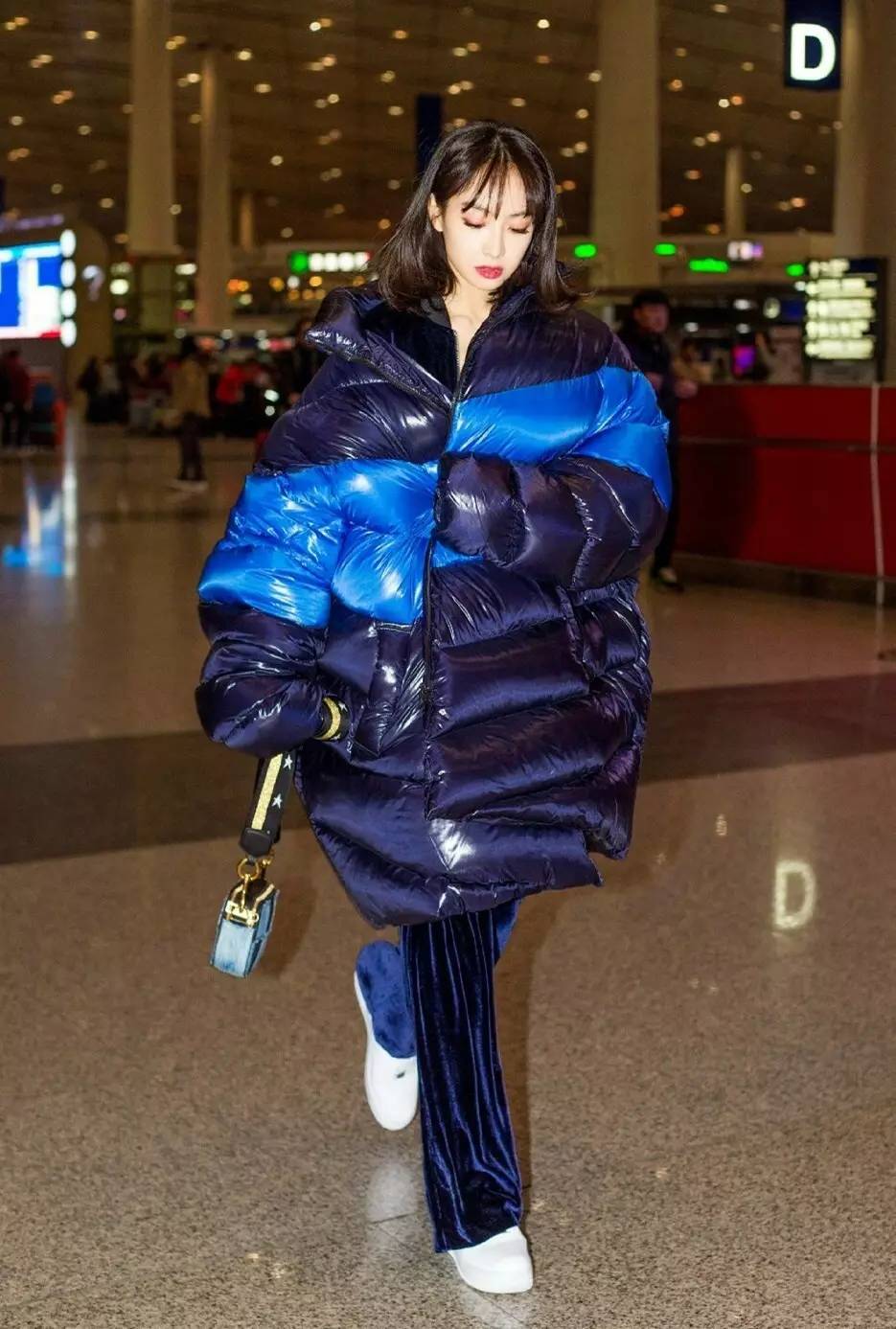 辣眼睛or美得飞起？羽绒服检验明星时尚感